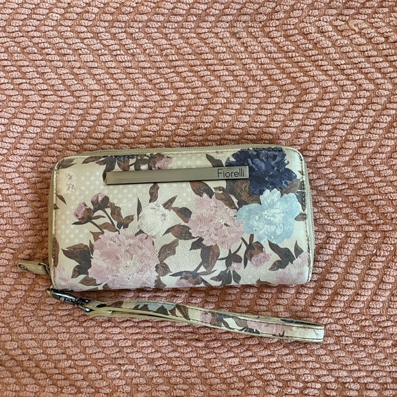 Floral Fiorelli Wallet - Picture 1 of 6